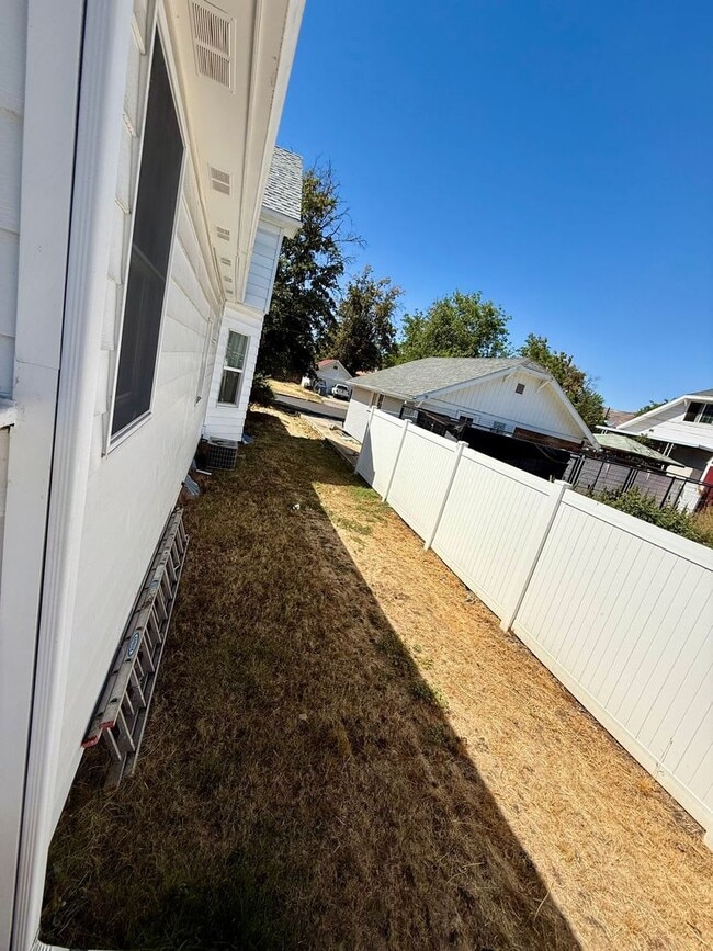 Building Photo - Charming 4-Bedroom, 2-Bath Victorian Home ...
