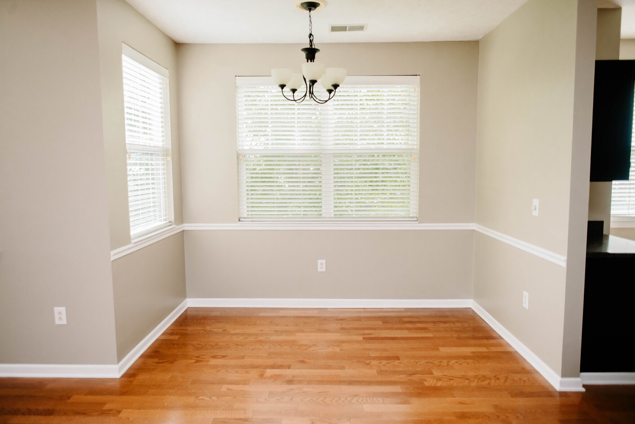 Building Photo - 1422 Eagle Pointe Dr