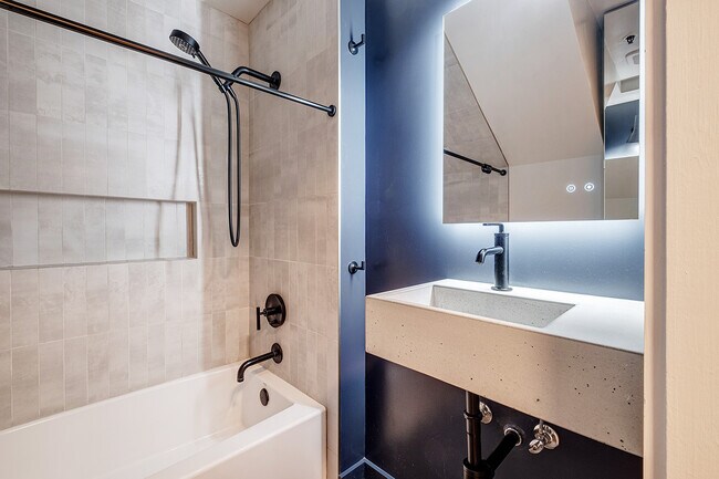 Building Photo - 755 Florida St