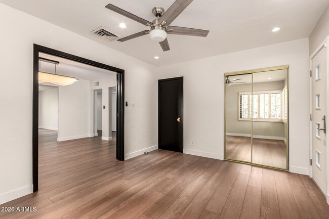 Building Photo - 1519 W Flower Cir N