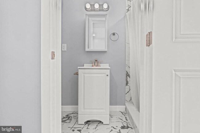 Building Photo - 1840 N Bouvier St