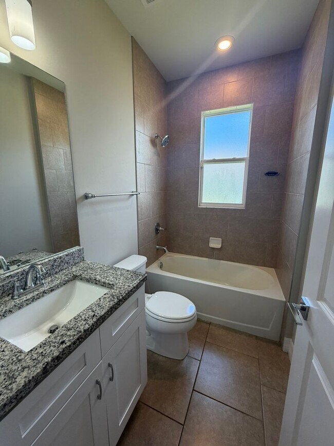 Building Photo - 1031 San Cristobal Ave
