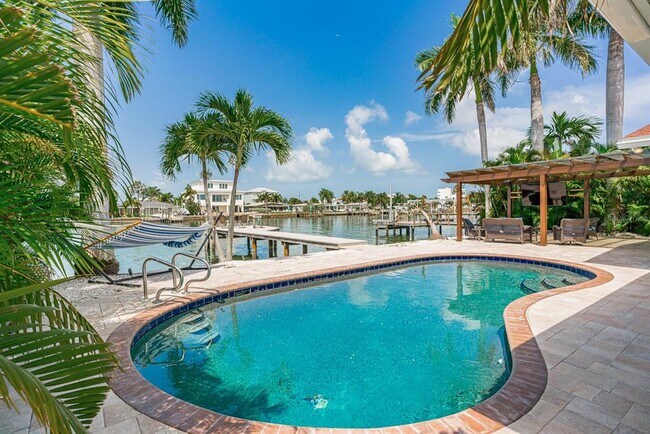 Primary Photo - 11240 7th St E