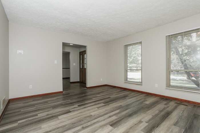 Building Photo - 8233 Lake Ridge Dr