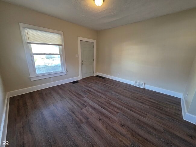 Building Photo - 316 N Denny St