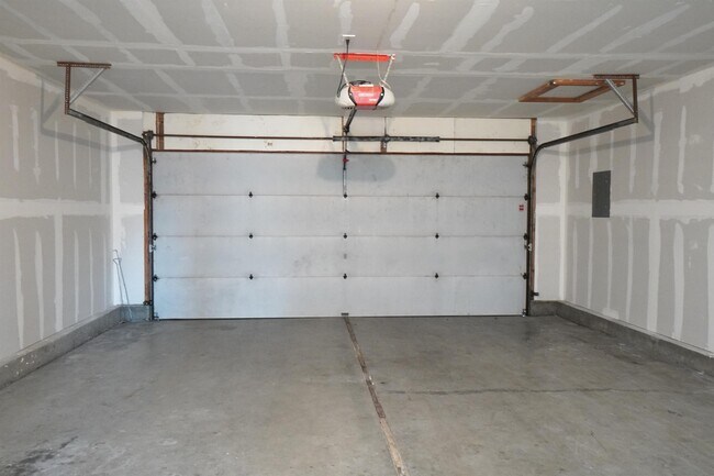 Building Photo - 11965 W Gunsmoke Dr