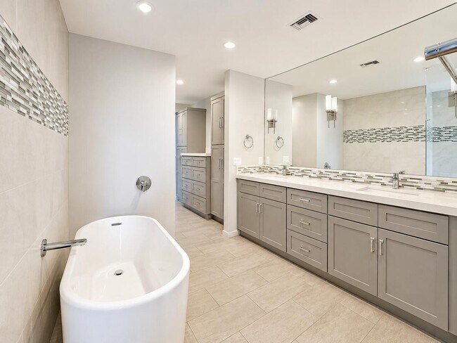 Building Photo - 4 Saturn Cir