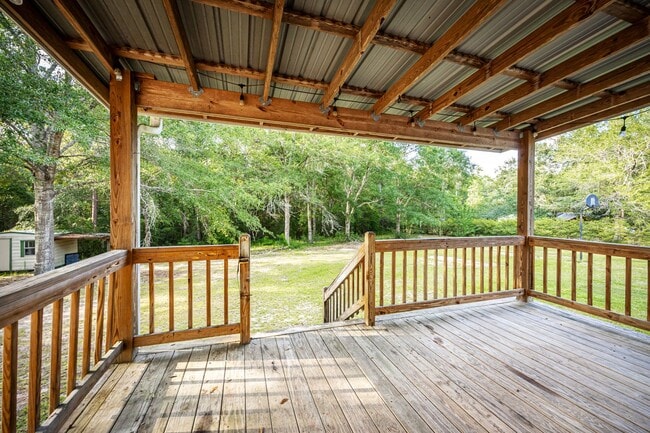 Building Photo - Peaceful Country Living on 2.4 Acres in Saucier