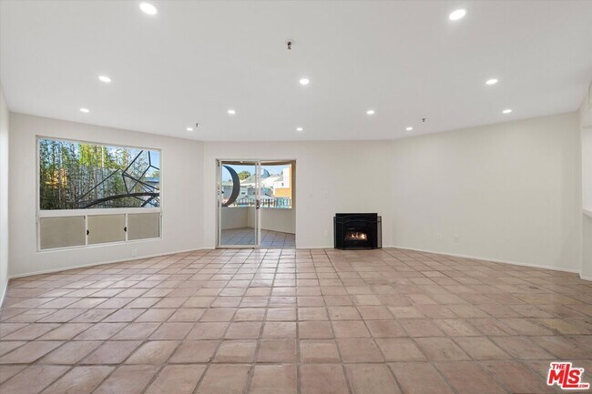 Building Photo - 235 Main St