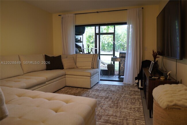 Building Photo - 453 Lakeview Dr