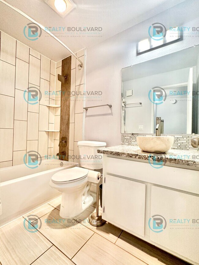 Building Photo - 7680 Bluestone Dr