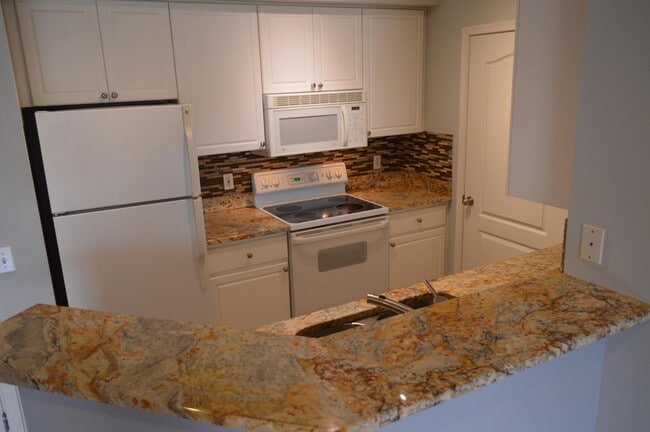 Building Photo - 1701 E Colter St