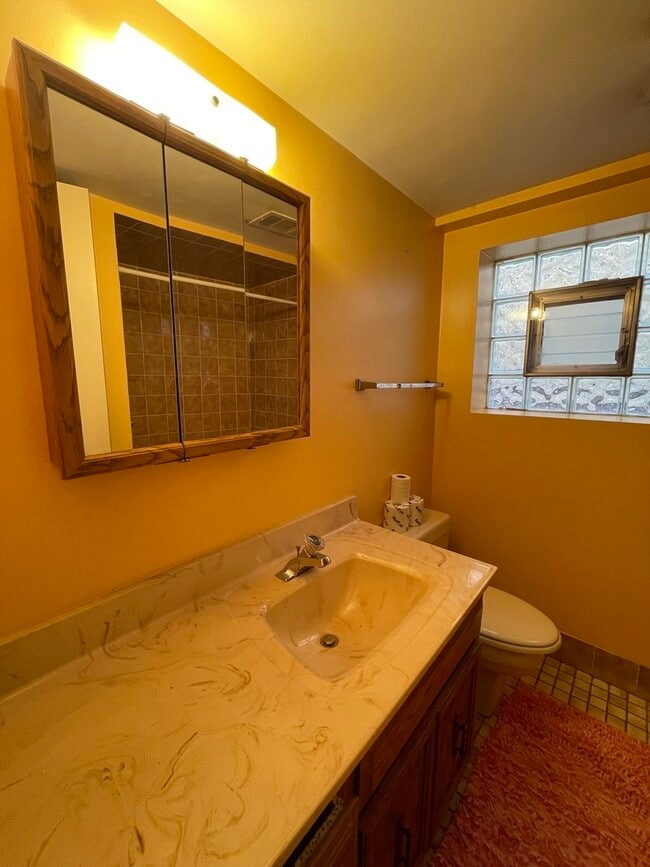 Building Photo - 3925 N Plainfield Ave