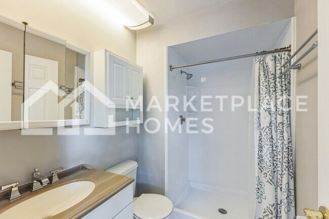 Building Photo - 502 Red Bridge Ct