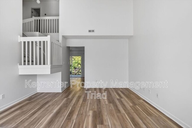 Building Photo - 138 Tannenbaum Cir