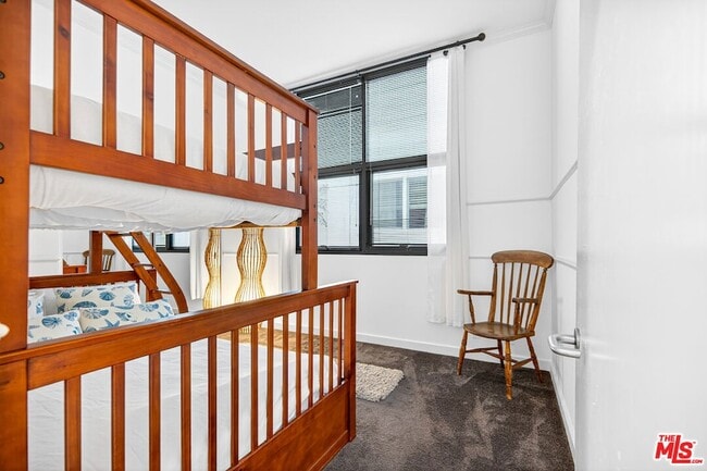 Building Photo - 11 Voyage St