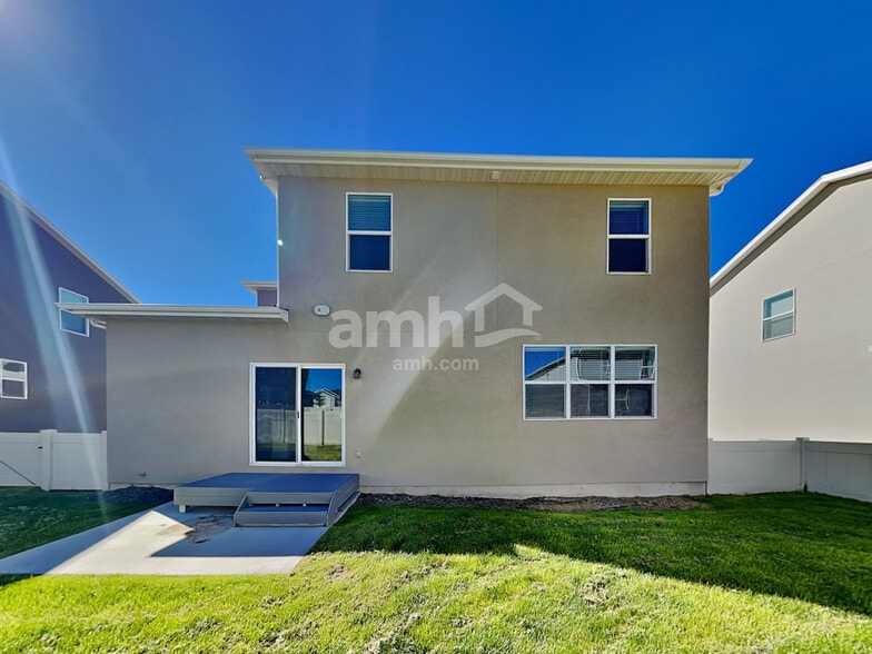Building Photo - 2357 Surry Way
