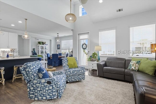 Building Photo - 119 Sandbar Ln