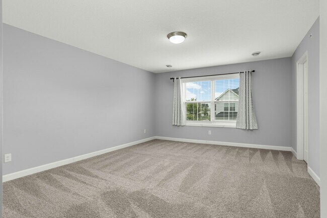 Building Photo - 6447 Inspire Cir S