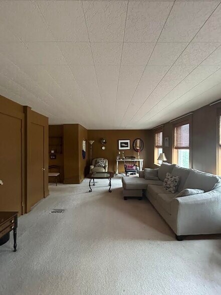 Building Photo - 2092 Murray Hill Rd