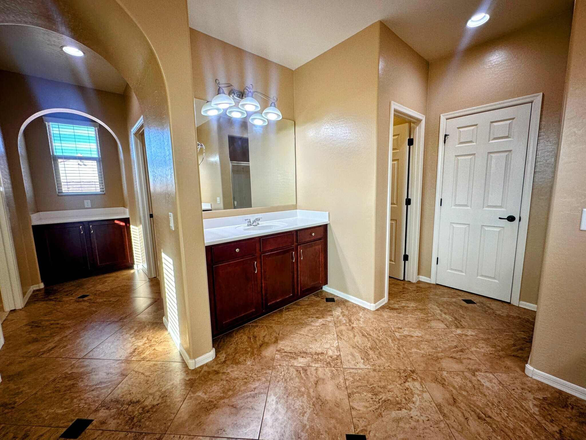 Building Photo - 4717 W Sweet Iron Pass