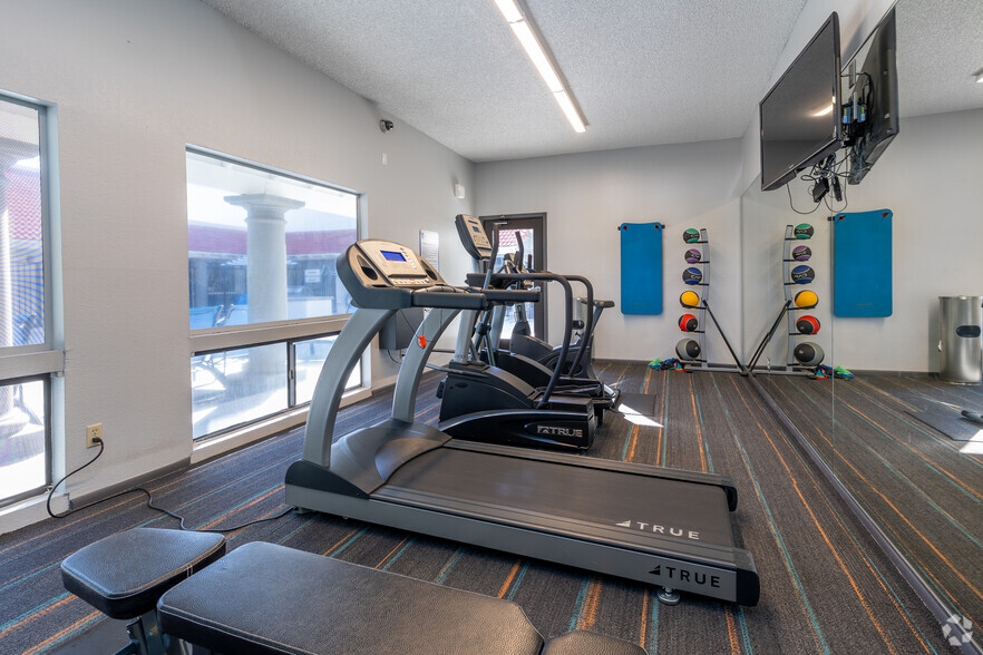 Fitness Center - Vista Montana Apartments