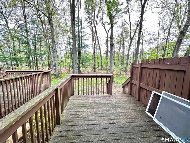 Building Photo - 10 Windwood Dr