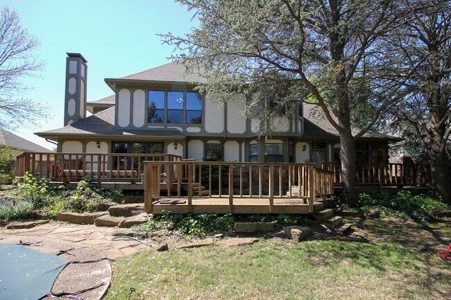 Building Photo - Space Galore In This Jenks South East Home!