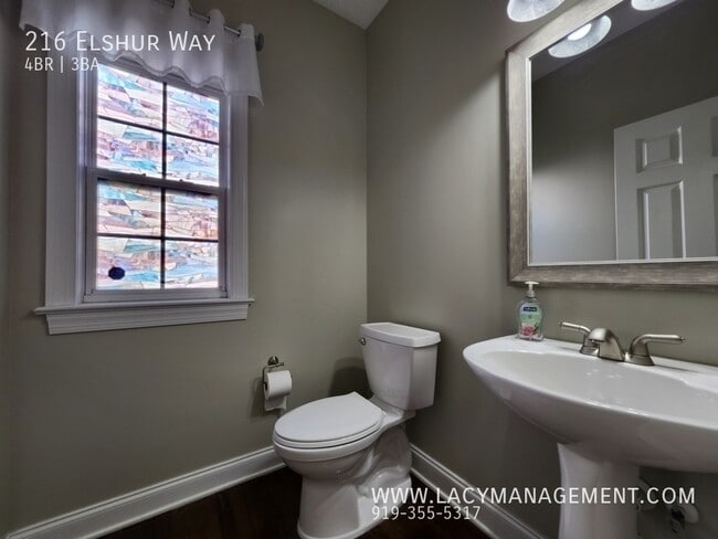 Building Photo - 216 Elshur Way