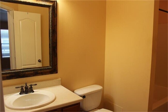 Building Photo - 5535 Brookhollow Oaks Trail