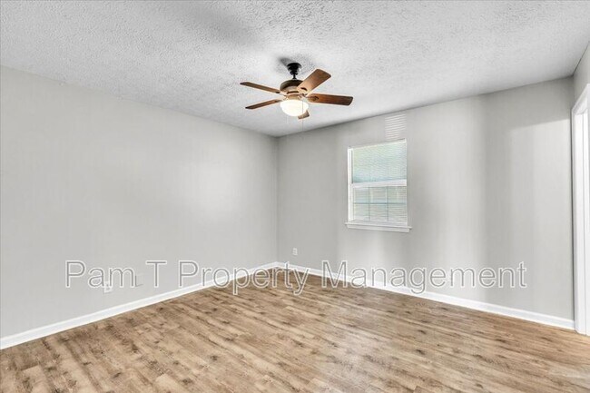 Building Photo - 235 Bordeaux Ln