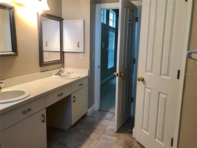 Building Photo - 5131 Sterling Manor Dr