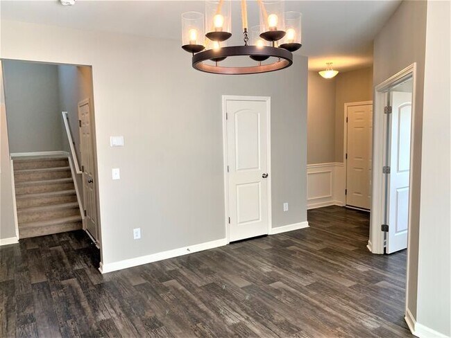 Building Photo - Newer Home in Reedy Fork, SS Appliance, Gr...