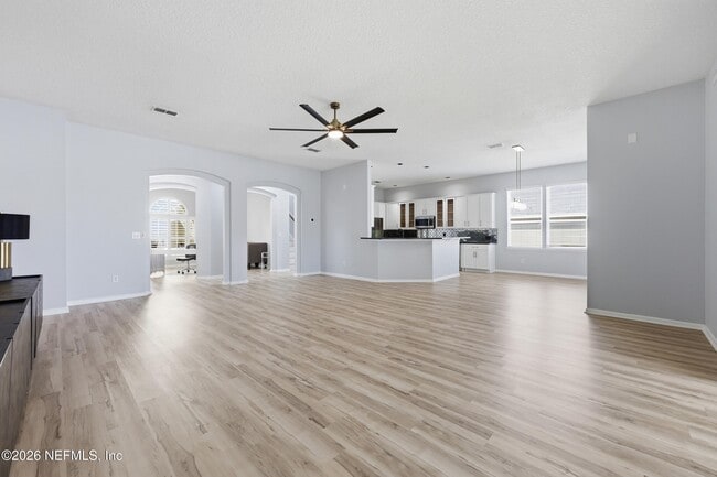 Building Photo - 14447 Cherry Lake Dr W