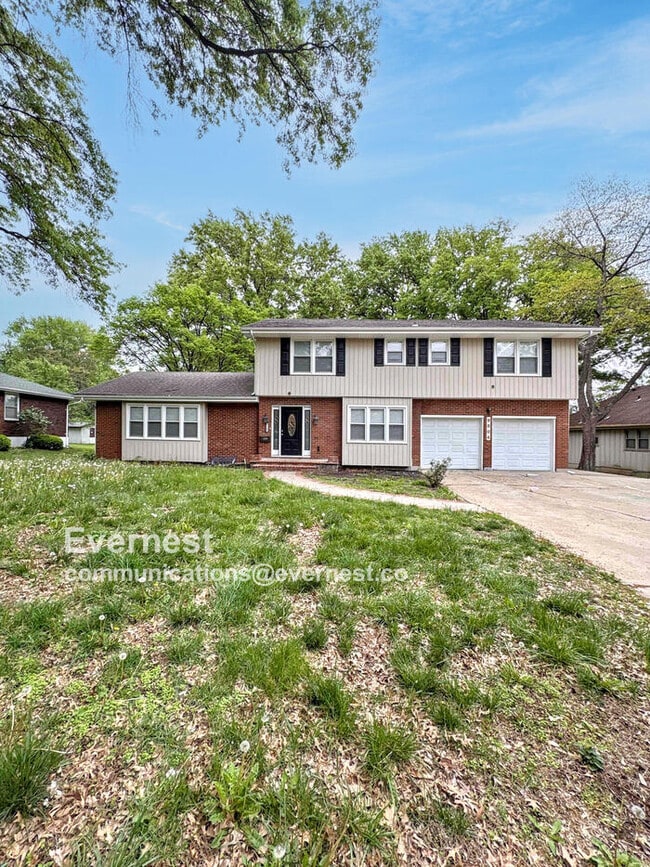 Primary Photo - 9504 E 29 St S