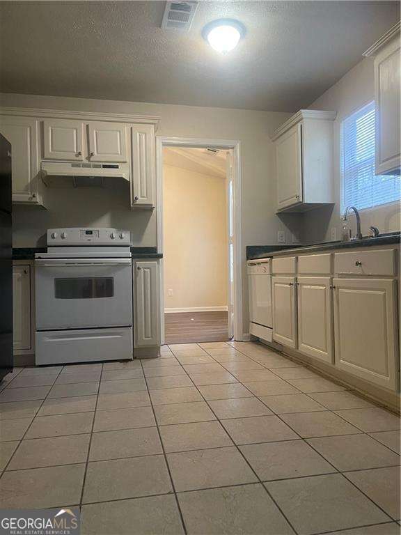 Building Photo - 4957 N Redan Cir