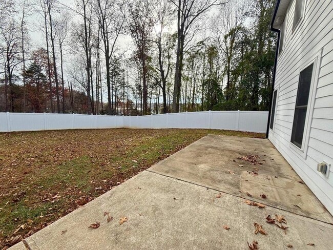 Building Photo - 6810 City View Dr