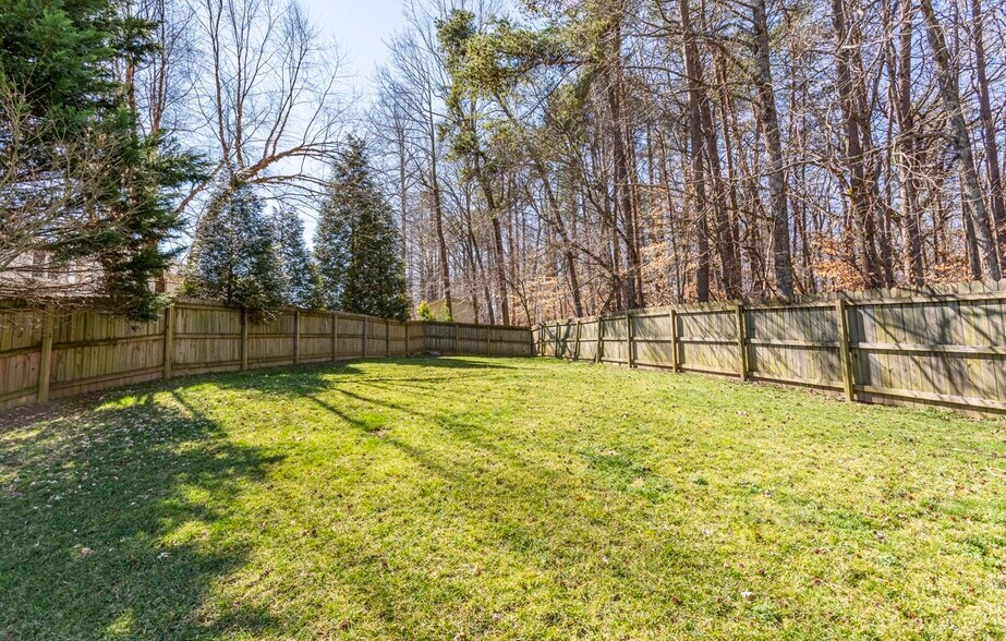 Building Photo - 5603 Pinetuck Rd