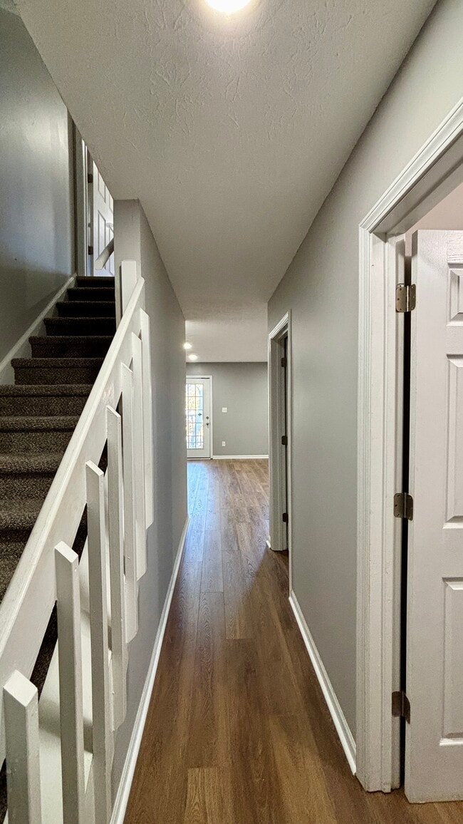 Building Photo - 6086 S Bay Dr