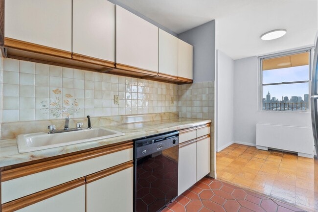 Building Photo - 6040 JFK Blvd E