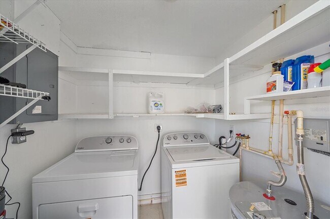 Building Photo - 914 Spanish Dr S