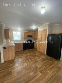 Building Photo - 300 N 13th St