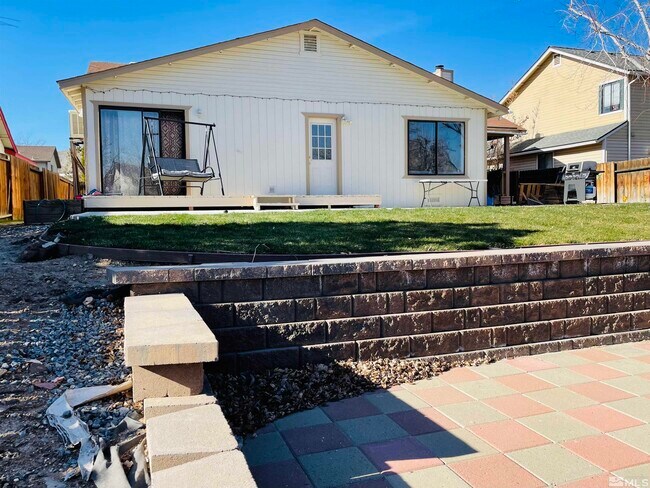 Building Photo - 6900 Sunkist Dr