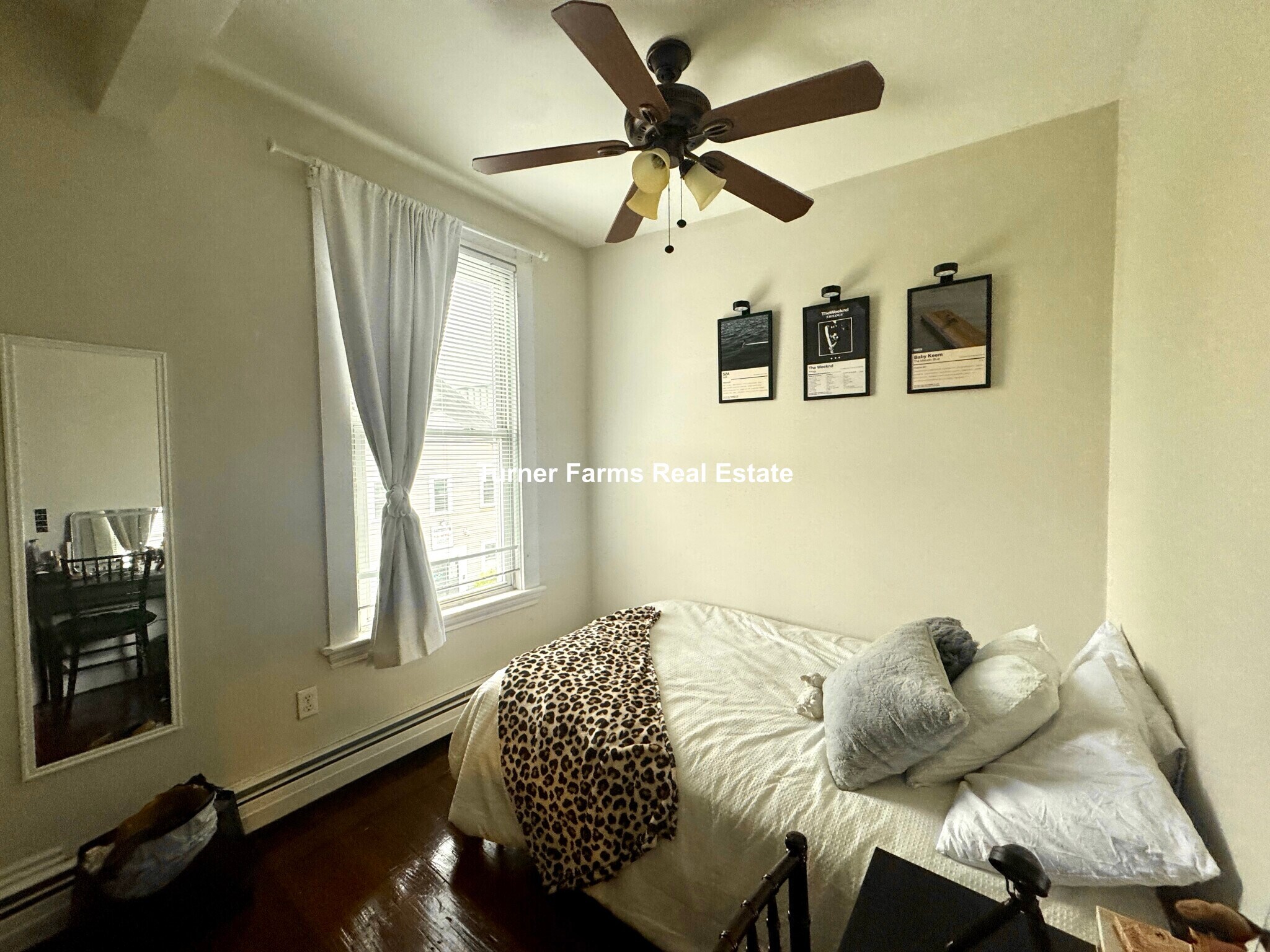 Building Photo - 717 Parker St