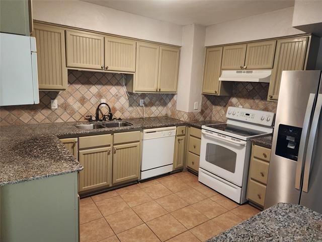 Building Photo - 808 Howell Dr