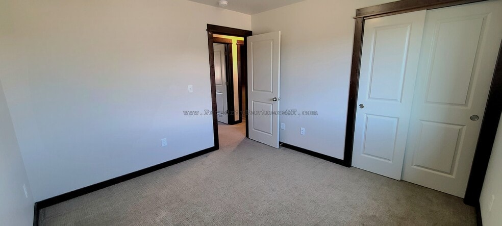 Building Photo - 1303 Westwood Cir