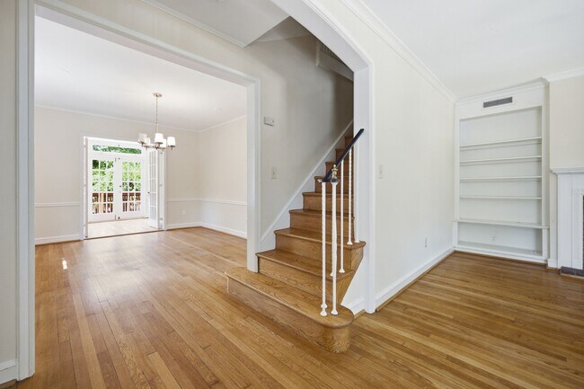 Building Photo - 1500 44th St NW