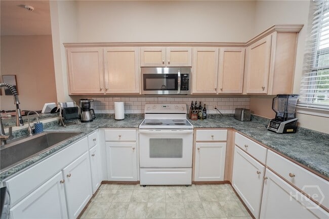 Building Photo - 618 Laurel Hill Cir