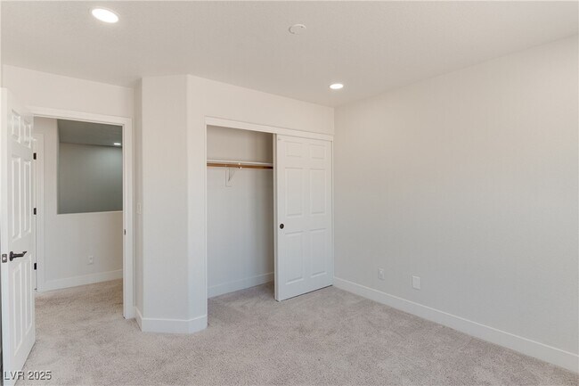 Building Photo - 11057 Village Ridge Ln