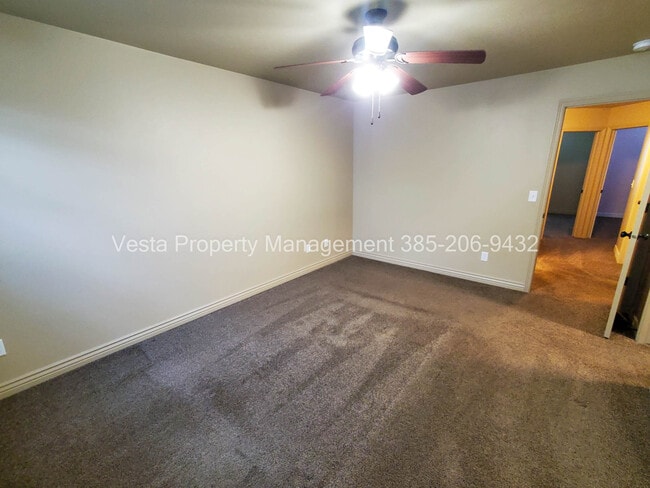 Building Photo - 299 W 1940 N